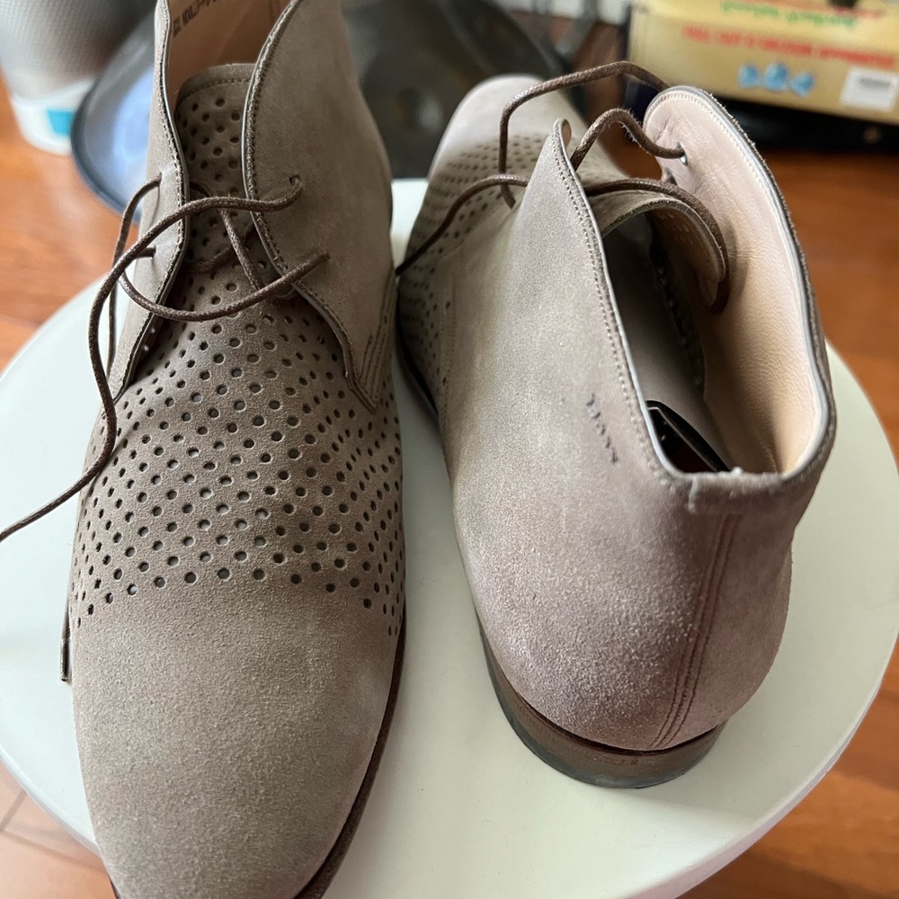 Bally perforated suede women sz40.5 lace up boots leather sole, leather inside